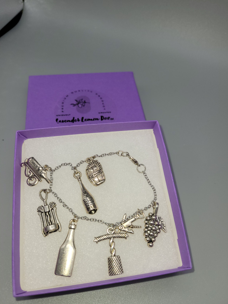 1 Vino Vino Bracelet (2) jigsaw puzzle in Carol Stone puzzles on TheJigsawPuzzles.com