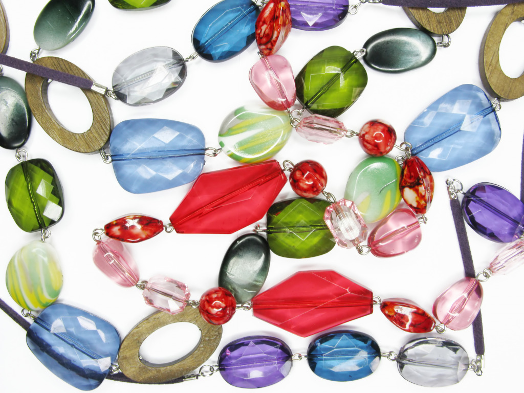 Crystal Bead Necklaces jigsaw puzzle in Macro puzzles on TheJigsawPuzzles.com
