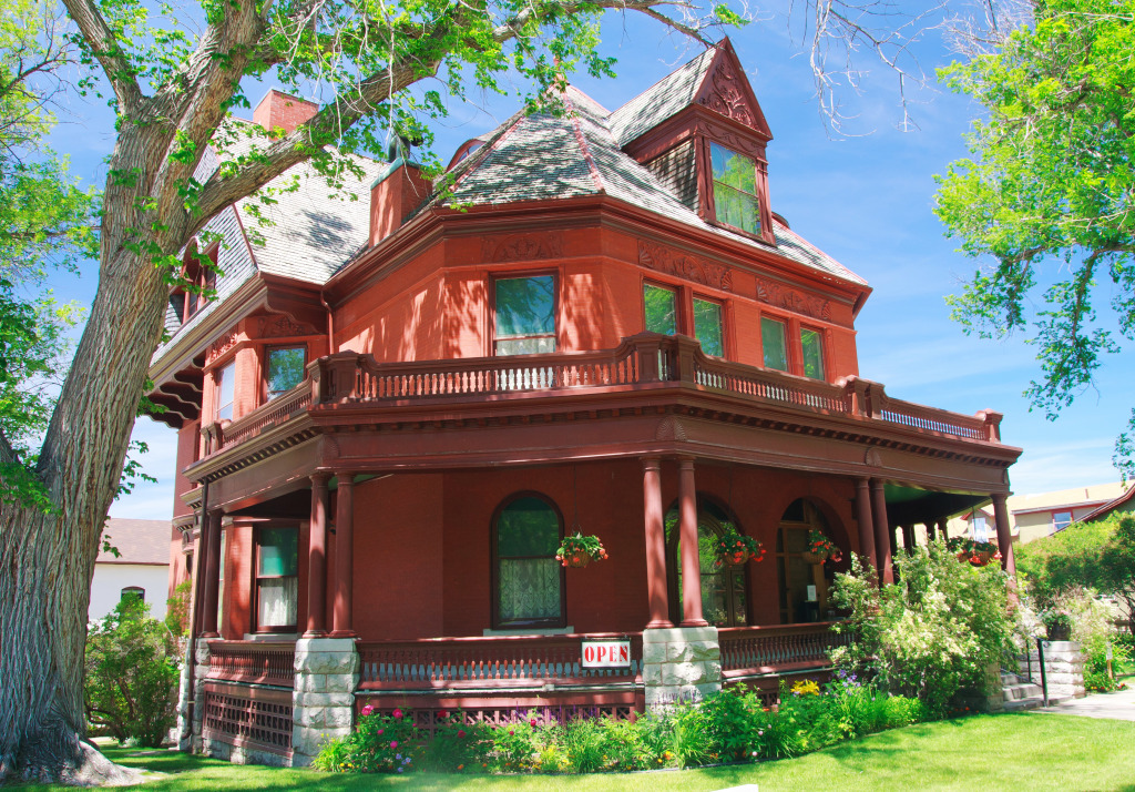 Old House In Helena, Montana jigsaw puzzle in Street View puzzles on TheJigsawPuzzles.com