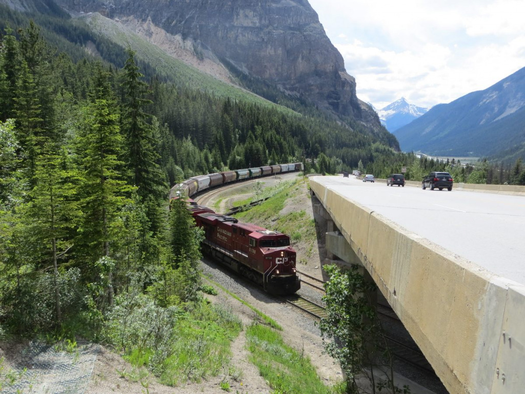 Canadian Pacific Rockies Spiral 3 jigsaw puzzle in Michael Bunner puzzles on TheJigsawPuzzles.com