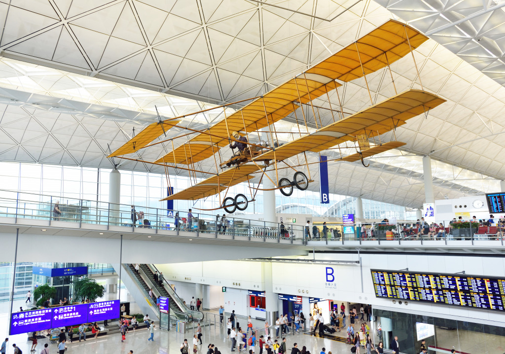 International Airport in Hong Kong, China jigsaw puzzle in Aviation puzzles on TheJigsawPuzzles.com