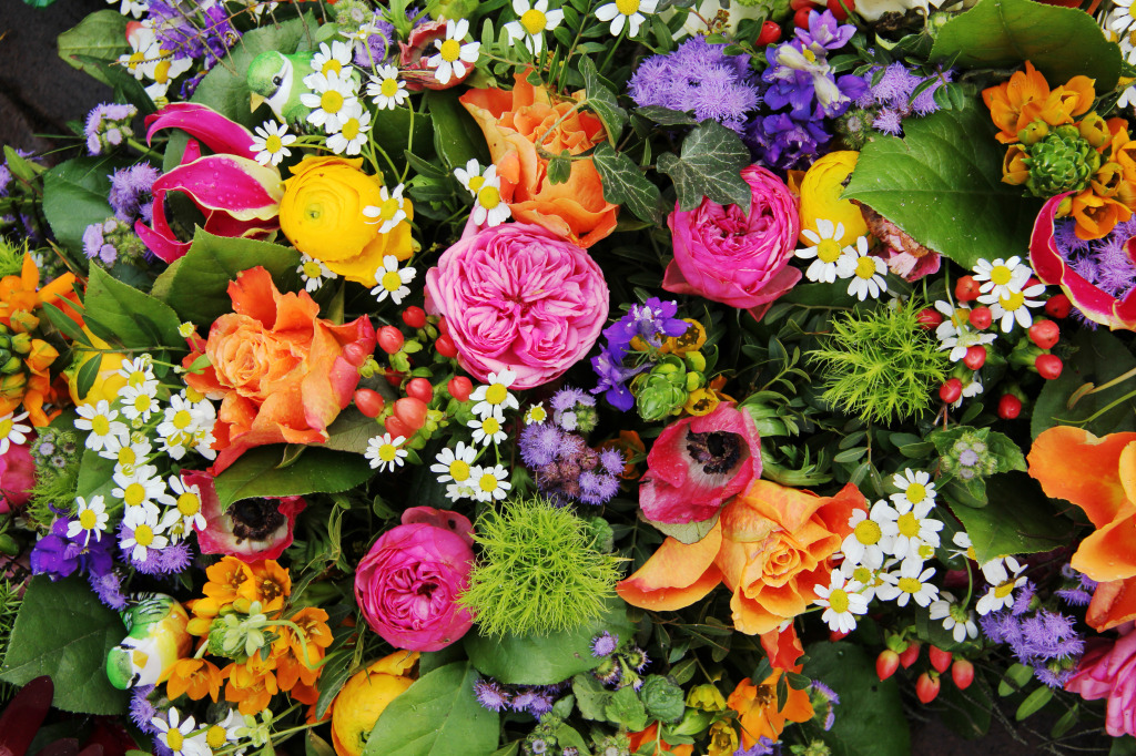Mixed Spring Bouquet In Various Bright Colors jigsaw puzzle in Blumen puzzles on TheJigsawPuzzles.com