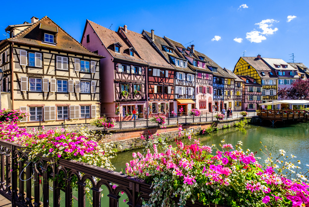 Famous Old Town, Colmar, France jigsaw puzzle in Street View puzzles on TheJigsawPuzzles.com