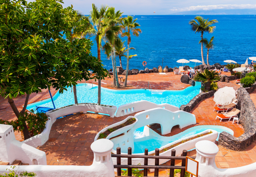 Piscine sur l’île de Tenerife en Espagne jigsaw puzzle in Puzzle du jour puzzles on TheJigsawPuzzles.com