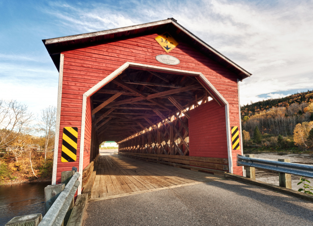 Wooden Covered Bridge in Canada jigsaw puzzle in Bridges puzzles on TheJigsawPuzzles.com