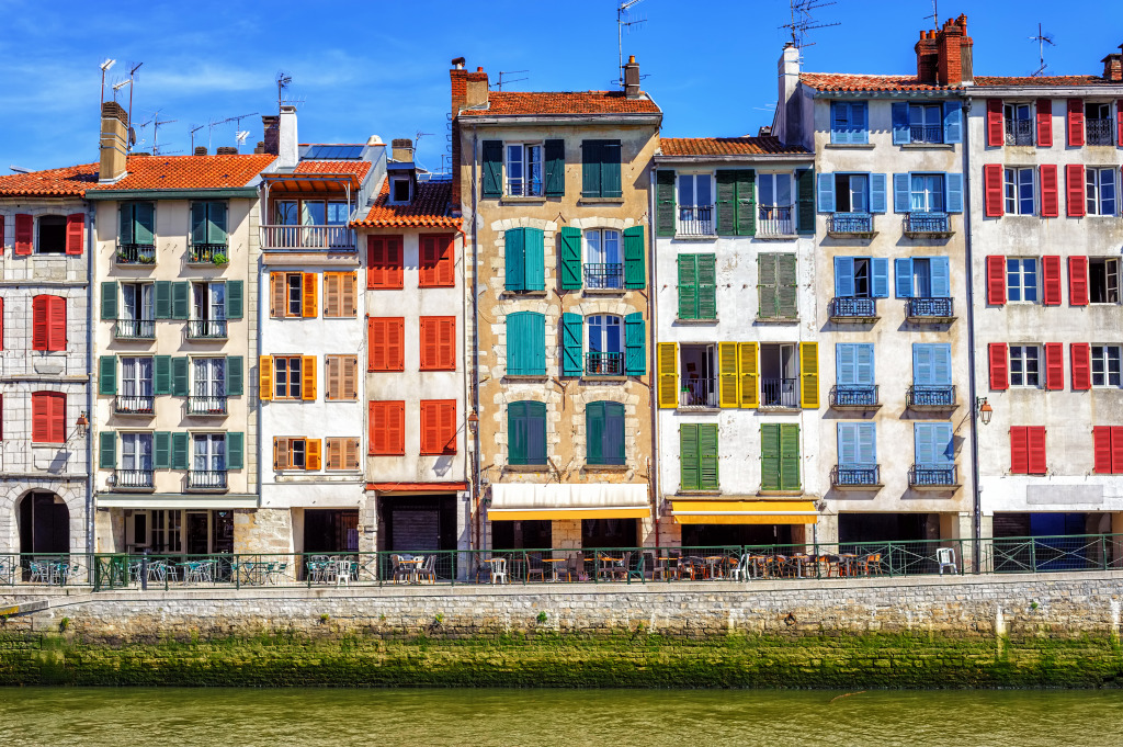 Colorful Facades in Bayonne jigsaw puzzle in Street View puzzles on TheJigsawPuzzles.com
