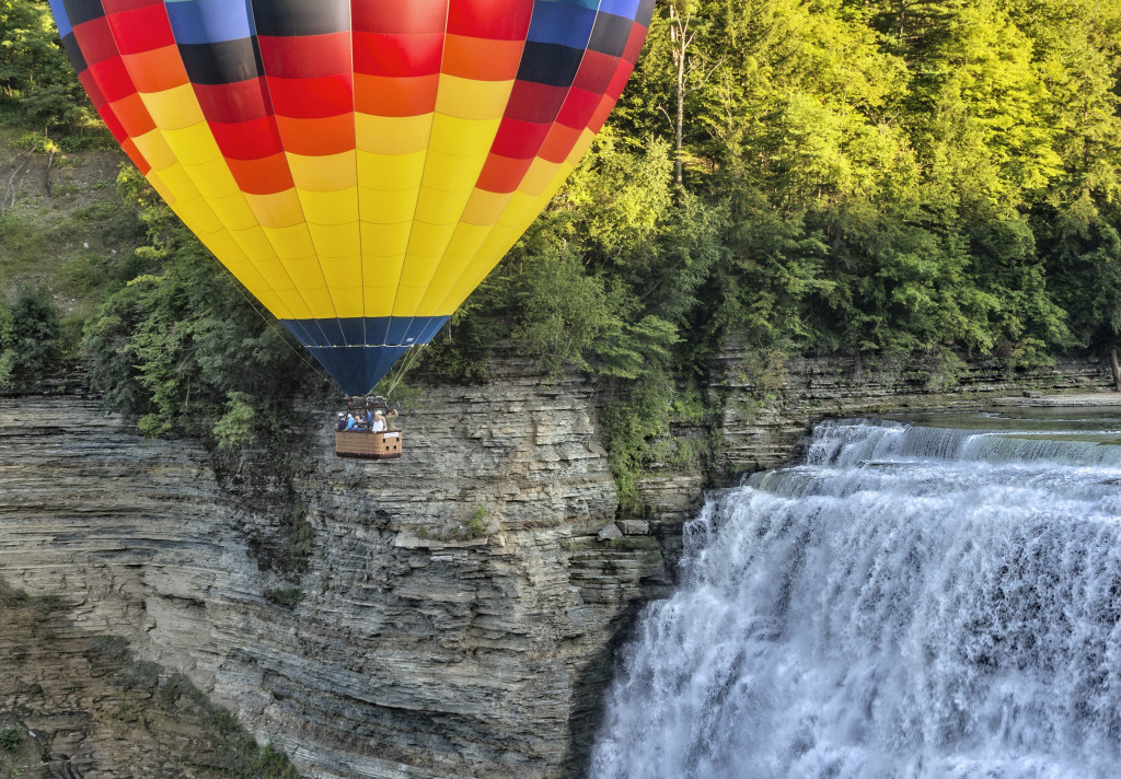 Hot Air Balloon Over the Middle Falls jigsaw puzzle in Waterfalls puzzles on TheJigsawPuzzles.com