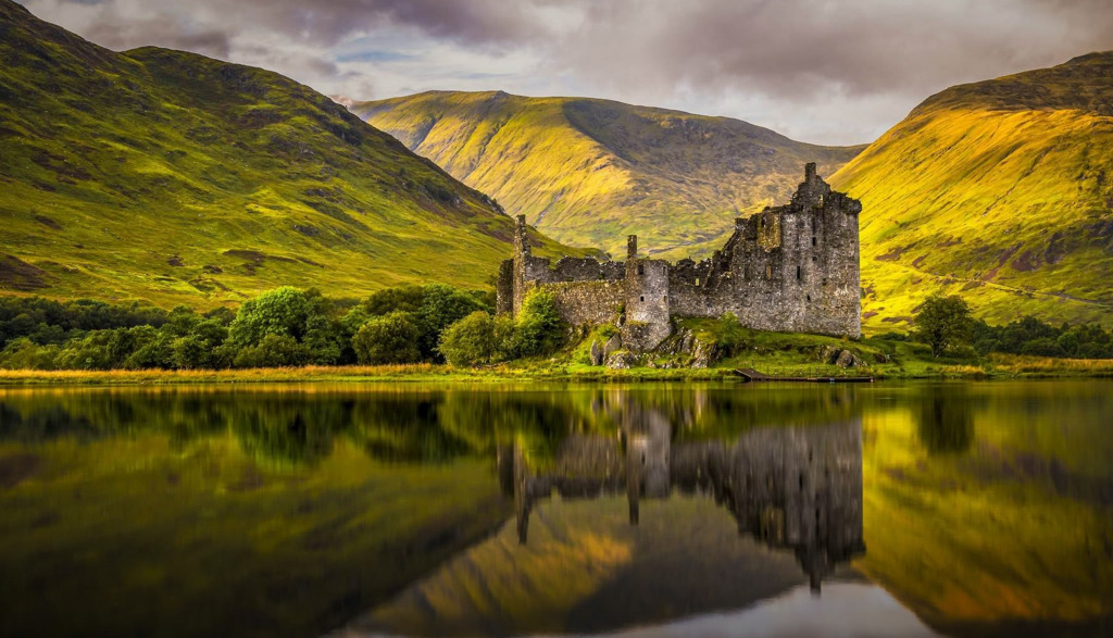 Kilchurn Castle jigsaw puzzle in Marvin Mullin puzzles on TheJigsawPuzzles.com