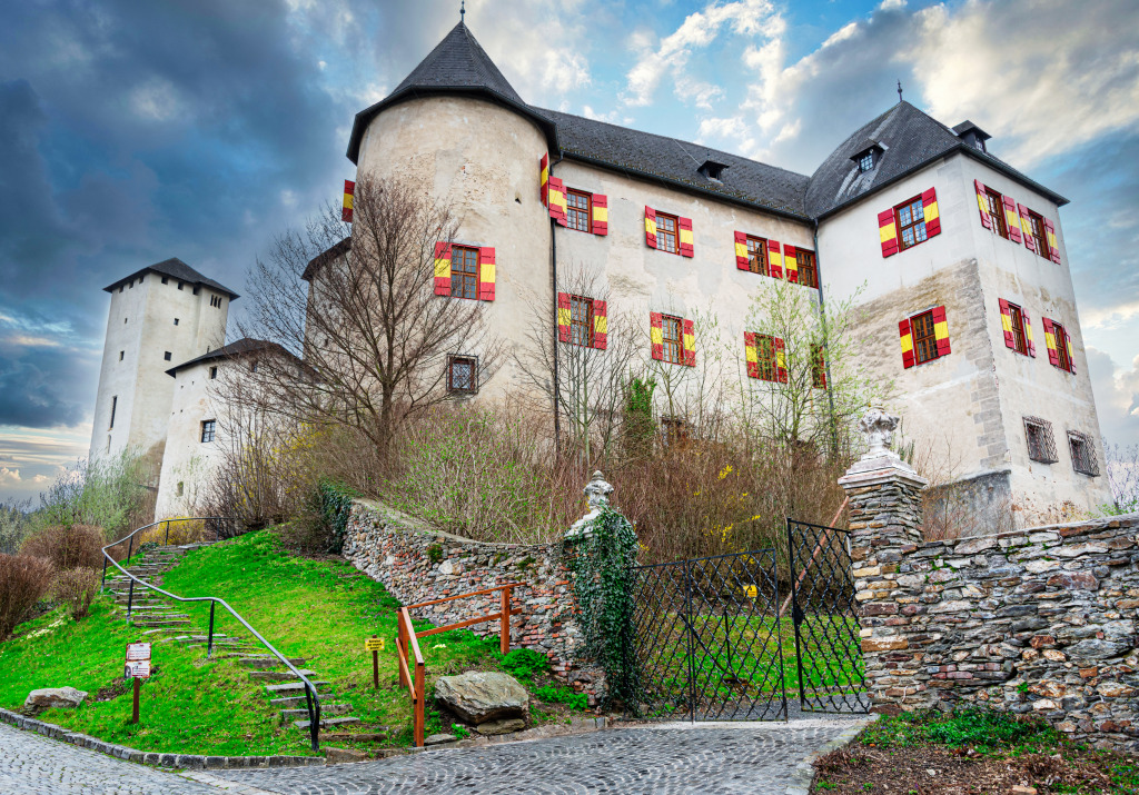 Schloss Lockenhaus, Österreich jigsaw puzzle in Schlösser puzzles on TheJigsawPuzzles.com