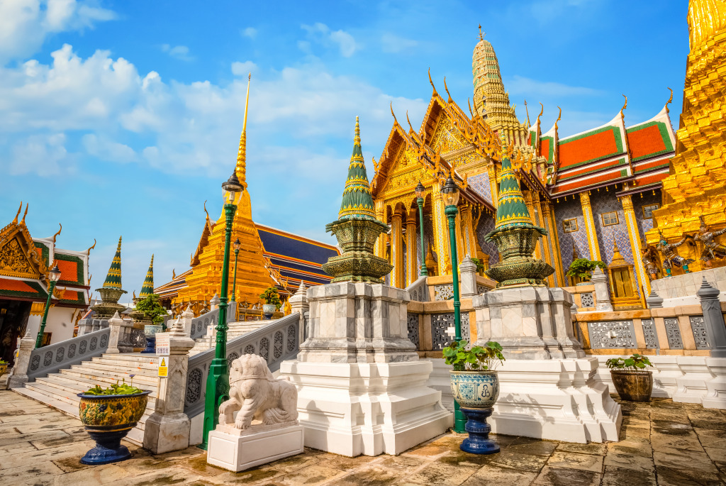 Temple Wat Phra Kaew, Bangkok, Thaïlande jigsaw puzzle in Châteaux puzzles on TheJigsawPuzzles.com