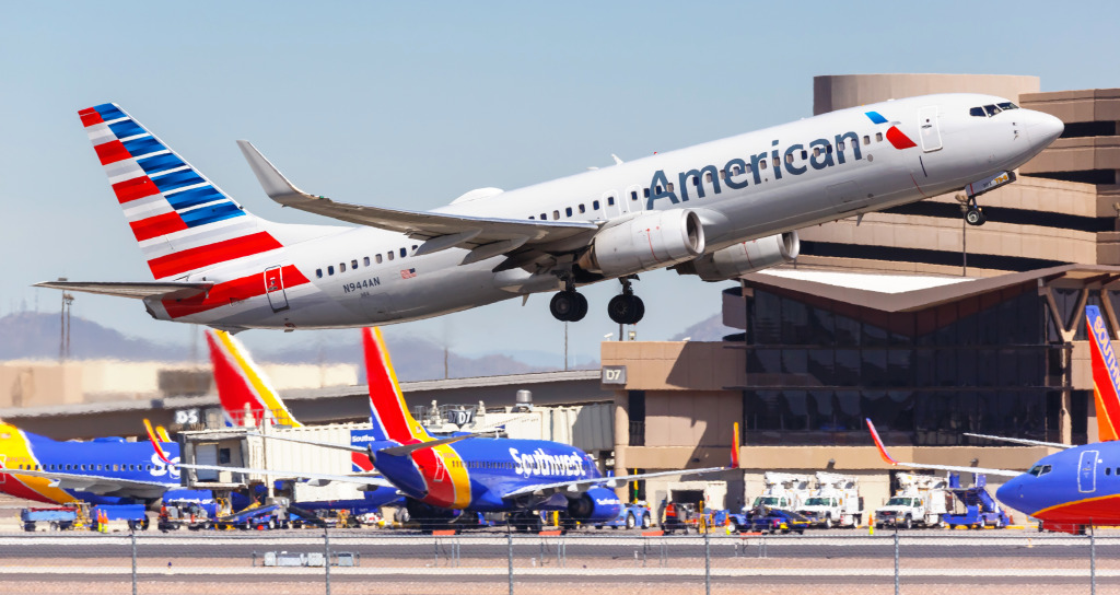 Boeing 737-800 d’American Airlines, Phoenix AZ, États-Unis jigsaw puzzle in Aviation puzzles on TheJigsawPuzzles.com