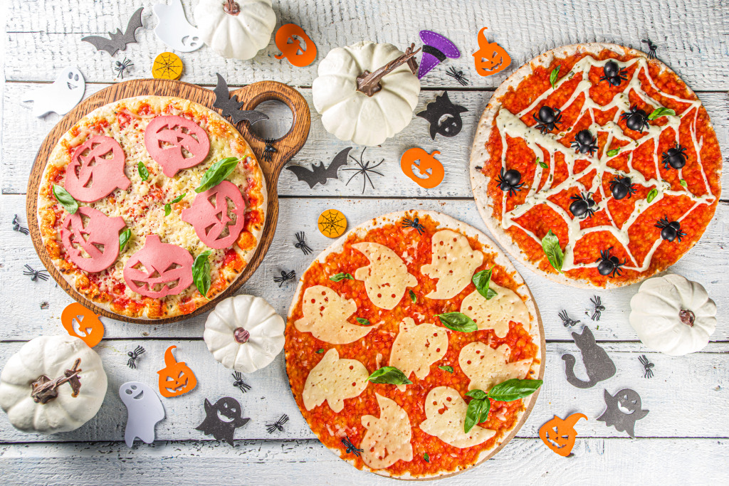 Halloween Funny Pizzas jigsaw puzzle in Nourriture et boulangerie puzzles on TheJigsawPuzzles.com