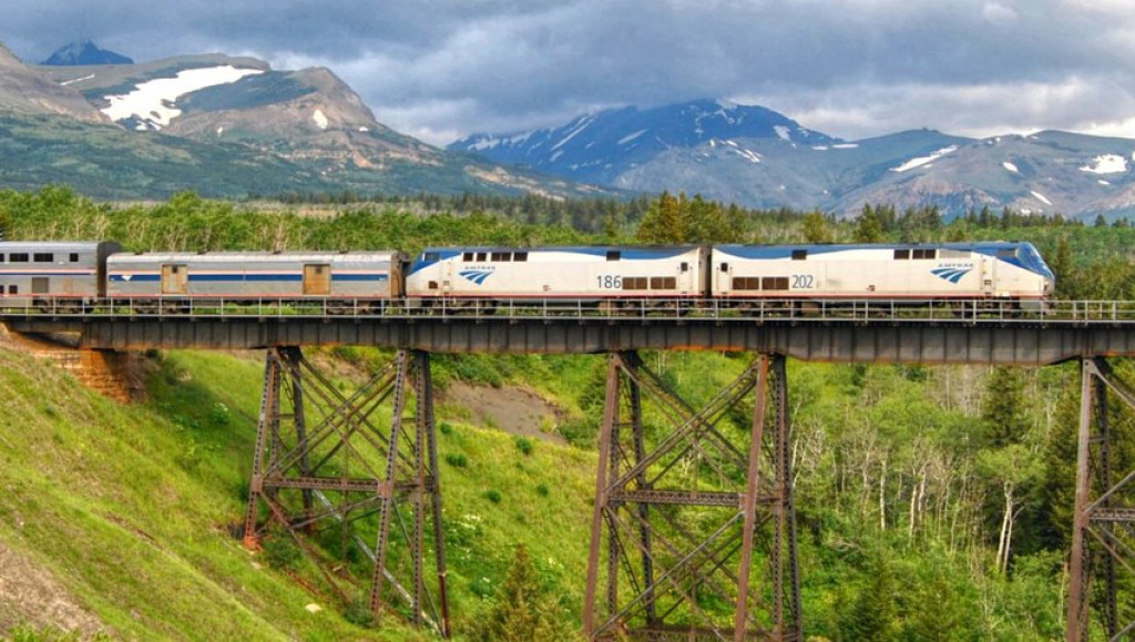 AMTRAK Empire Builder - Chi to LA jigsaw puzzle in Michael Bunner puzzles on TheJigsawPuzzles.com