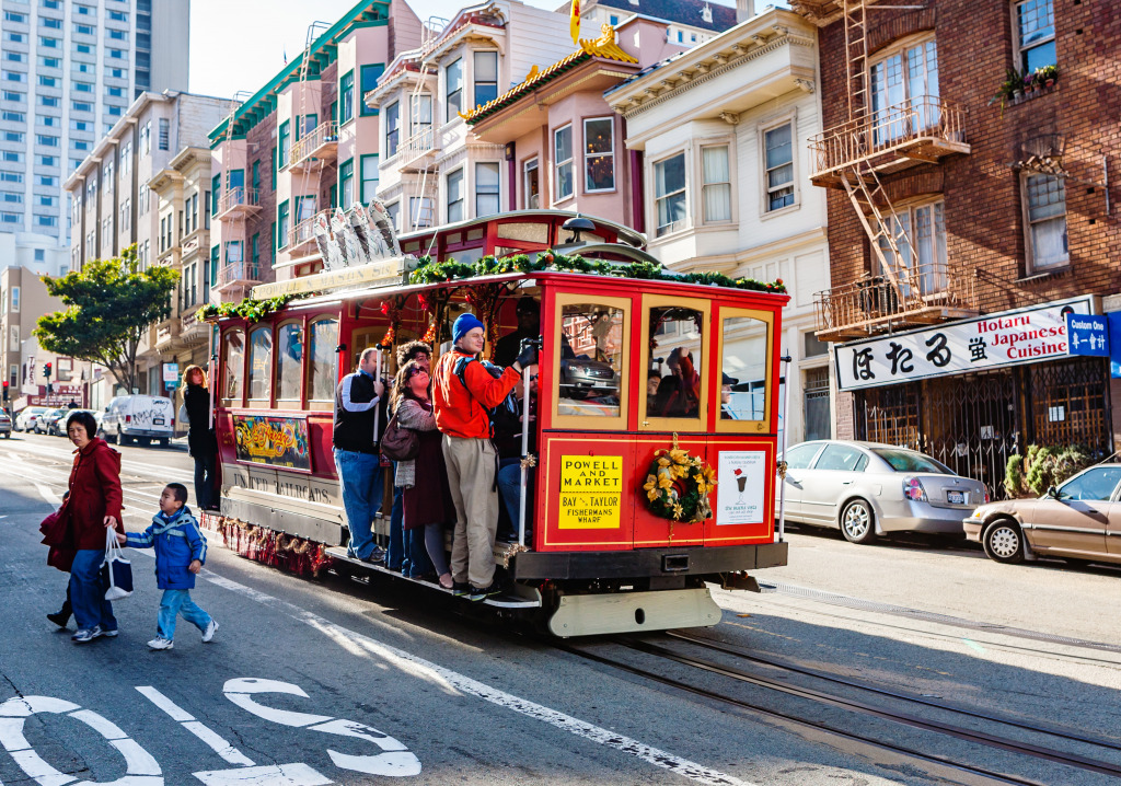 People on the Cable Car, San Francisco, USA jigsaw puzzle in Street View puzzles on TheJigsawPuzzles.com
