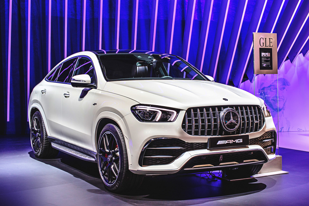Mercedes AMG GLE at Brussels Motor Show jigsaw puzzle in Cars & Bikes puzzles on TheJigsawPuzzles.com