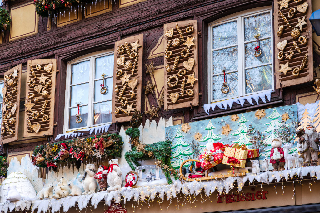 Рождественские украшения в Эльзасе, Франция jigsaw puzzle in Новый год и Рождество puzzles on TheJigsawPuzzles.com