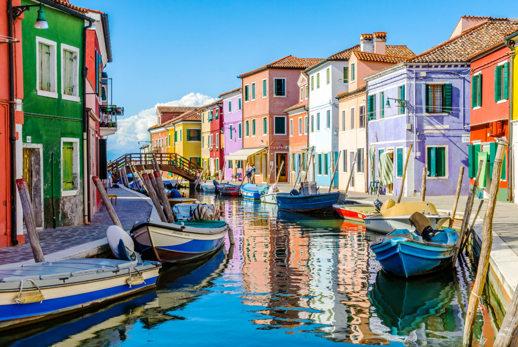 Colorful Houses on the Island of Burano, Italy jigsaw puzzle in Puzzle of the Day puzzles on TheJigsawPuzzles.com