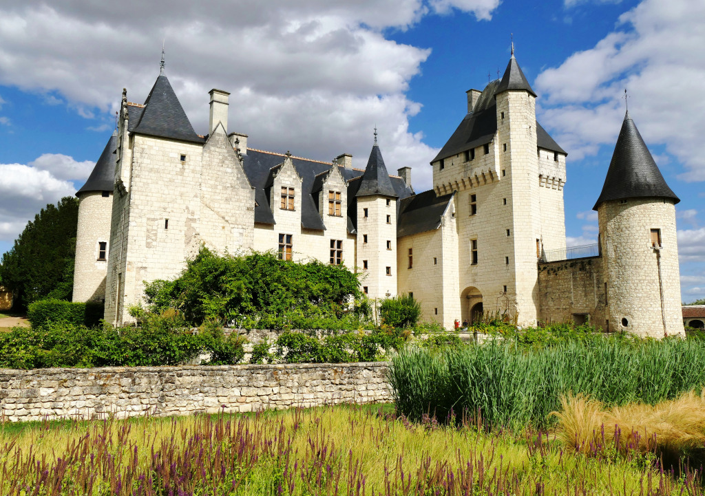 Château du Rivau em Lémeré, França jigsaw puzzle in Castelos puzzles on TheJigsawPuzzles.com