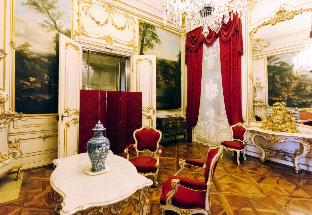 Interior of Schoenbrunn Palace jigsaw puzzle in Castles puzzles on TheJigsawPuzzles.com