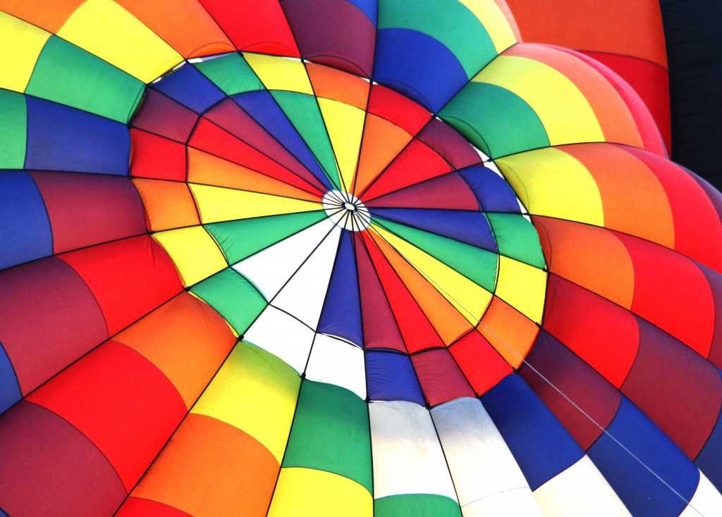 Padrões e cores do balão de ar quente jigsaw puzzle in Aviação puzzles on TheJigsawPuzzles.com