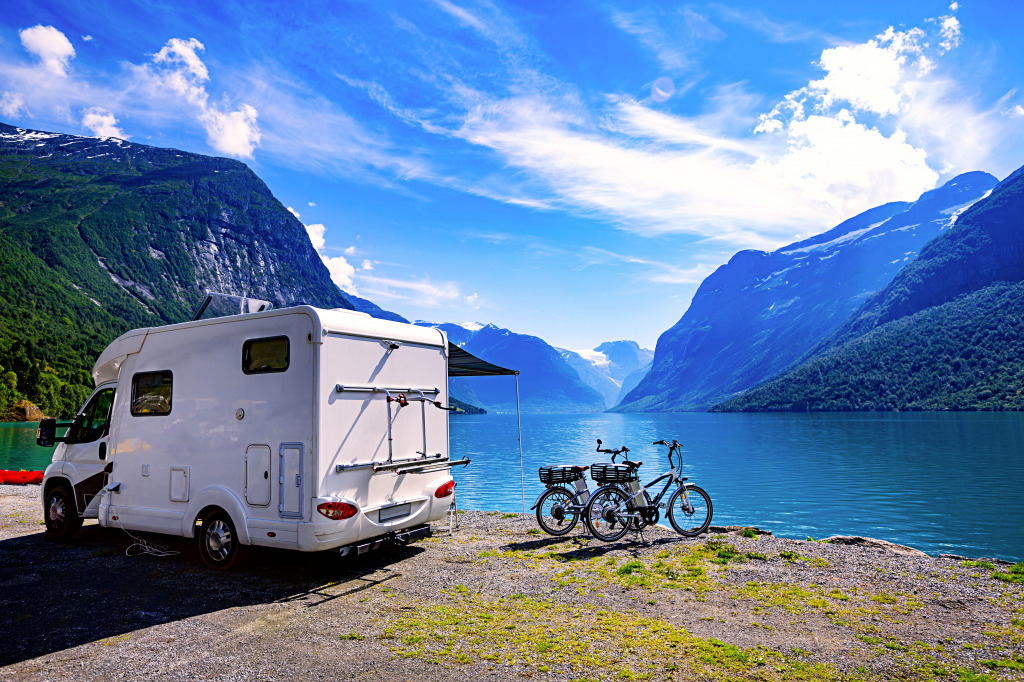 A Family Holiday Trip with a Camper jigsaw puzzle in Cars & Bikes puzzles on TheJigsawPuzzles.com