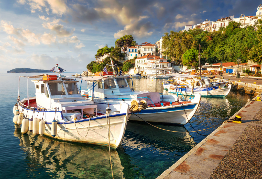 Old Port of Skiathos With Fishing Boats jigsaw puzzle in Great Sightings puzzles on TheJigsawPuzzles.com
