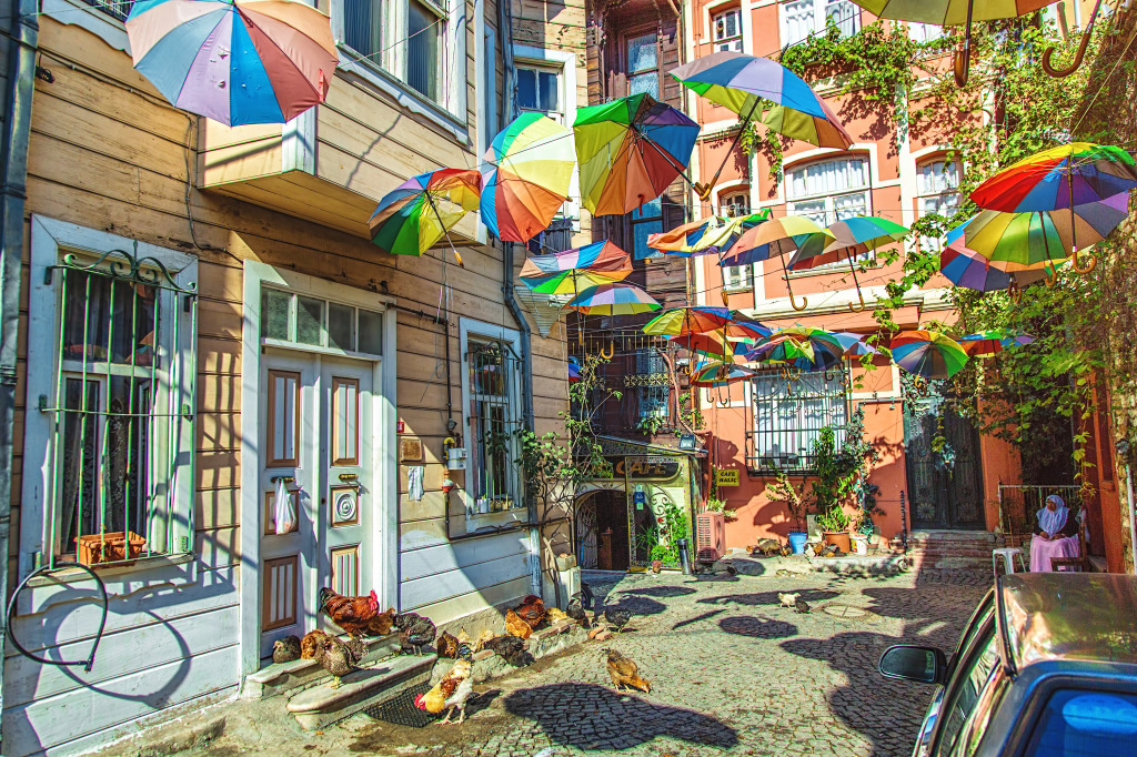 Une rue avec des parapluies, Istanbul jigsaw puzzle in Paysages urbains puzzles on TheJigsawPuzzles.com