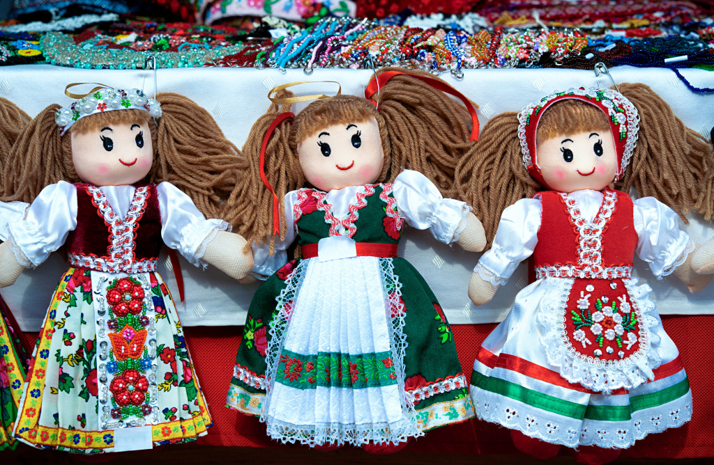 Handmade Dolls in Romanian Folk Costumes jigsaw puzzle in Handmade puzzles on TheJigsawPuzzles.com