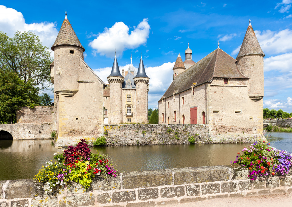 Château de La Clayette, Burgund, Frankreich jigsaw puzzle in Schlösser puzzles on TheJigsawPuzzles.com