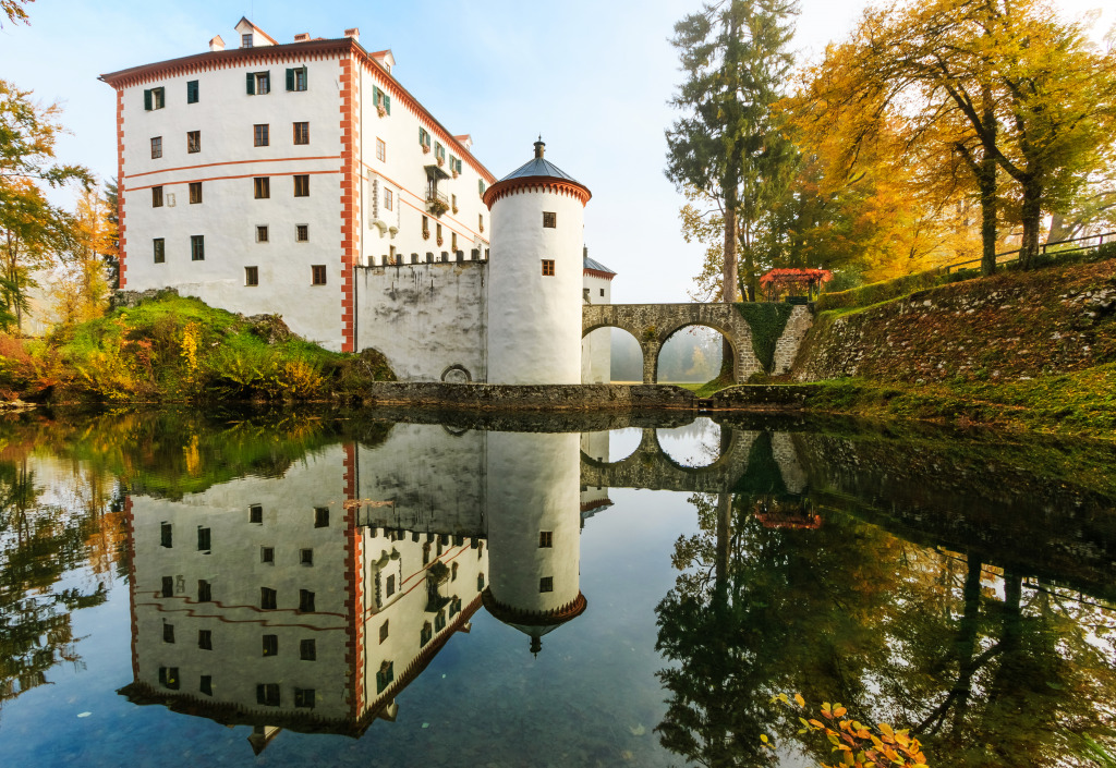 Die Burg Sneznik aus dem 13. Jahrhundert jigsaw puzzle in Schlösser puzzles on TheJigsawPuzzles.com