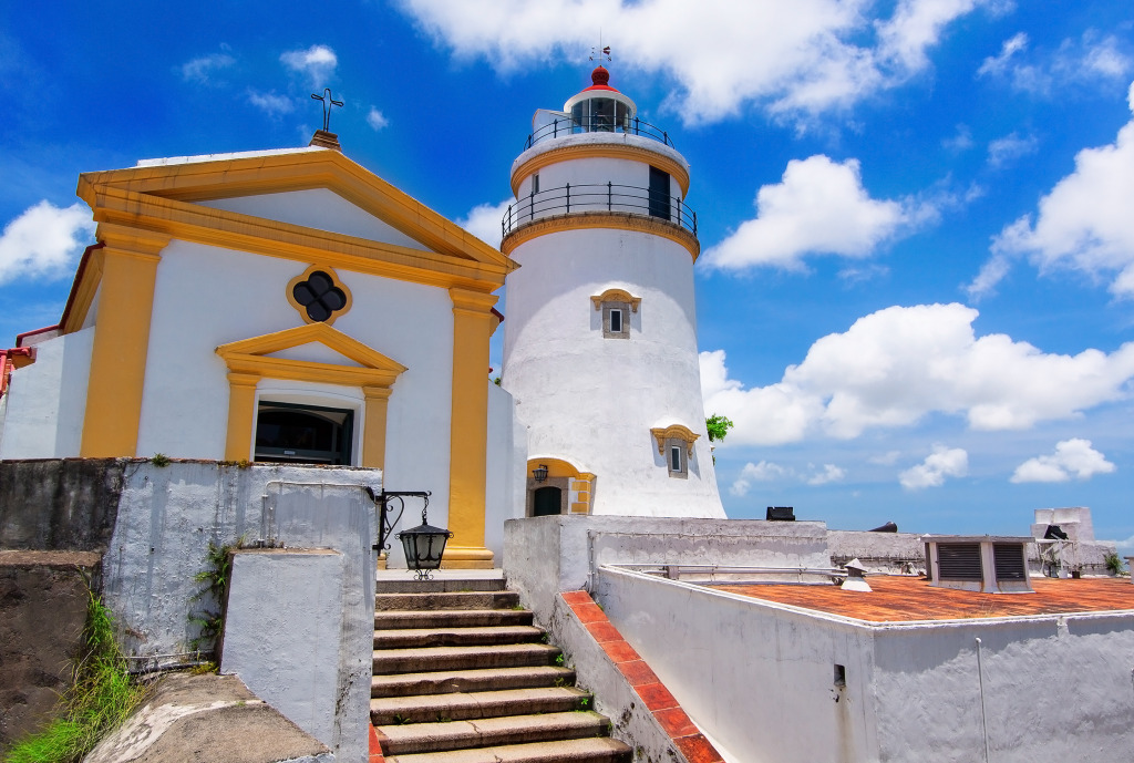 Guia Lighthouse, Macau jigsaw puzzle in Great Sightings puzzles on TheJigsawPuzzles.com