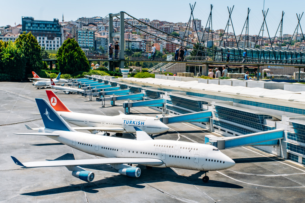 Reduced Copy of the Ataturk Airport jigsaw puzzle in Aviation puzzles on TheJigsawPuzzles.com