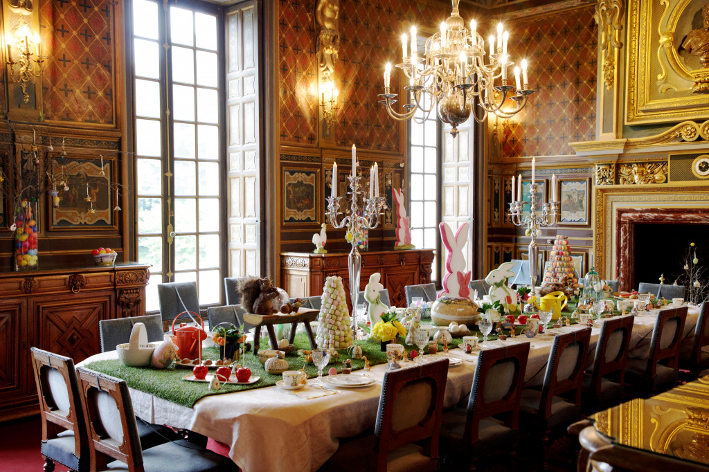 Dining Room in the Castle of Cheverny jigsaw puzzle in Castles puzzles on TheJigsawPuzzles.com