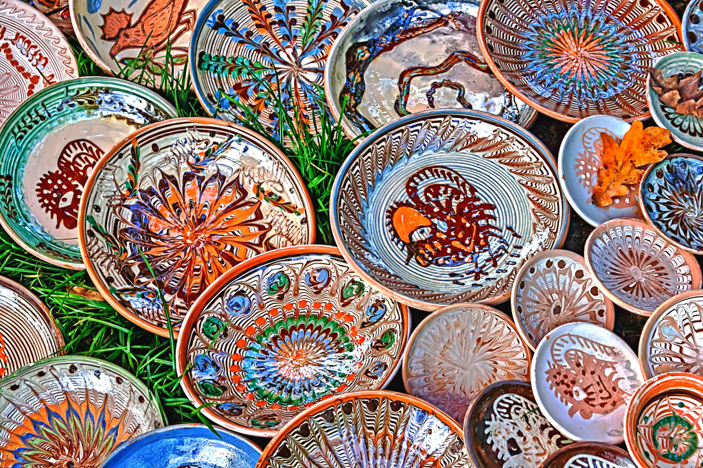 Romanian Traditional Ceramic Plates jigsaw puzzle in Handmade puzzles on TheJigsawPuzzles.com
