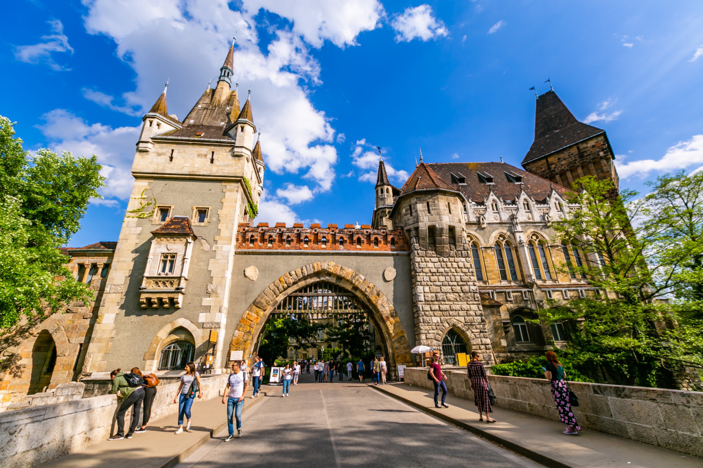 Entrance of the Vajdahunyad Castle jigsaw puzzle in Castles puzzles on TheJigsawPuzzles.com