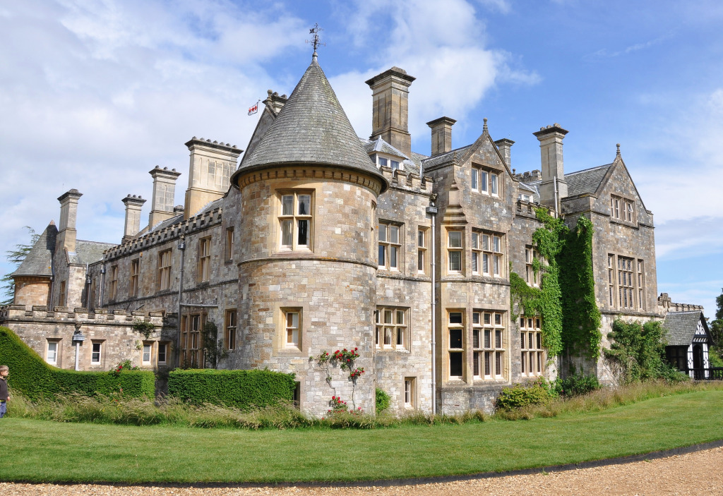 Beaulieu Palace House, Hampshire, Angleterre jigsaw puzzle in Châteaux puzzles on TheJigsawPuzzles.com