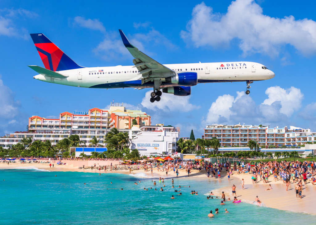 Princess Juliana Airport, Sint Maarten jigsaw puzzle in Puzzle of the Day puzzles on TheJigsawPuzzles.com
