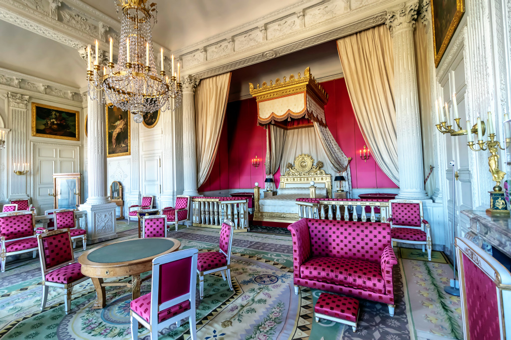 O Grande Palácio Trianon, Versalhes, França jigsaw puzzle in Castelos puzzles on TheJigsawPuzzles.com