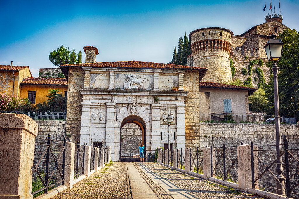 Entrance to the Castle of Brescia, Italy jigsaw puzzle in Castles puzzles on TheJigsawPuzzles.com