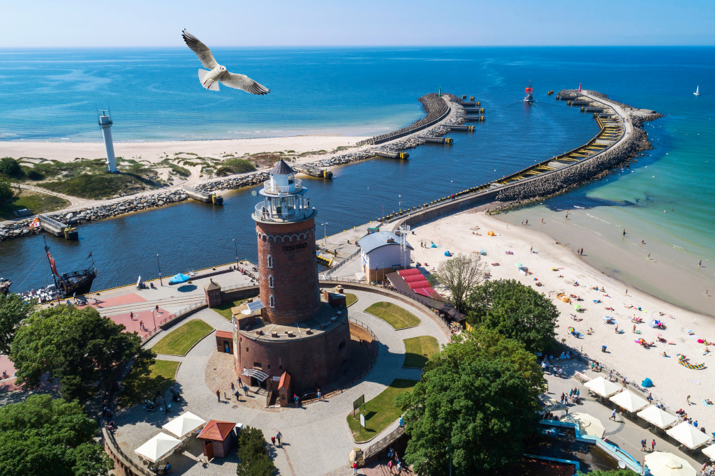 Vista aérea de Kolobrzeg e do Mar Báltico jigsaw puzzle in Lugares Maravilhosos puzzles on TheJigsawPuzzles.com
