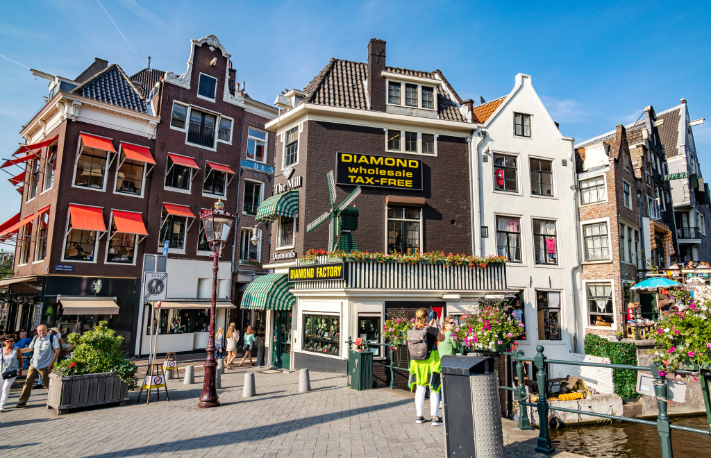 Gebäude in der Altstadt von Amsterdam jigsaw puzzle in Straßenansicht puzzles on TheJigsawPuzzles.com