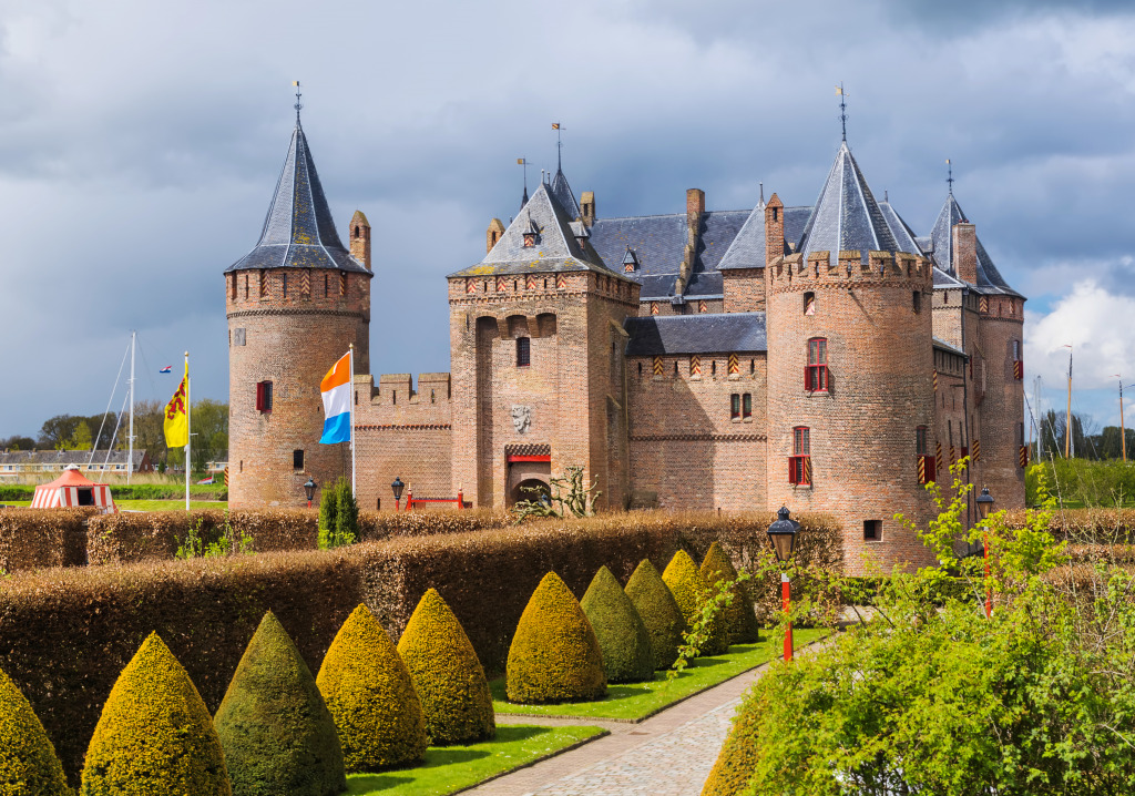 Muiderslot Castle, the Netherlands jigsaw puzzle in Castles puzzles on TheJigsawPuzzles.com