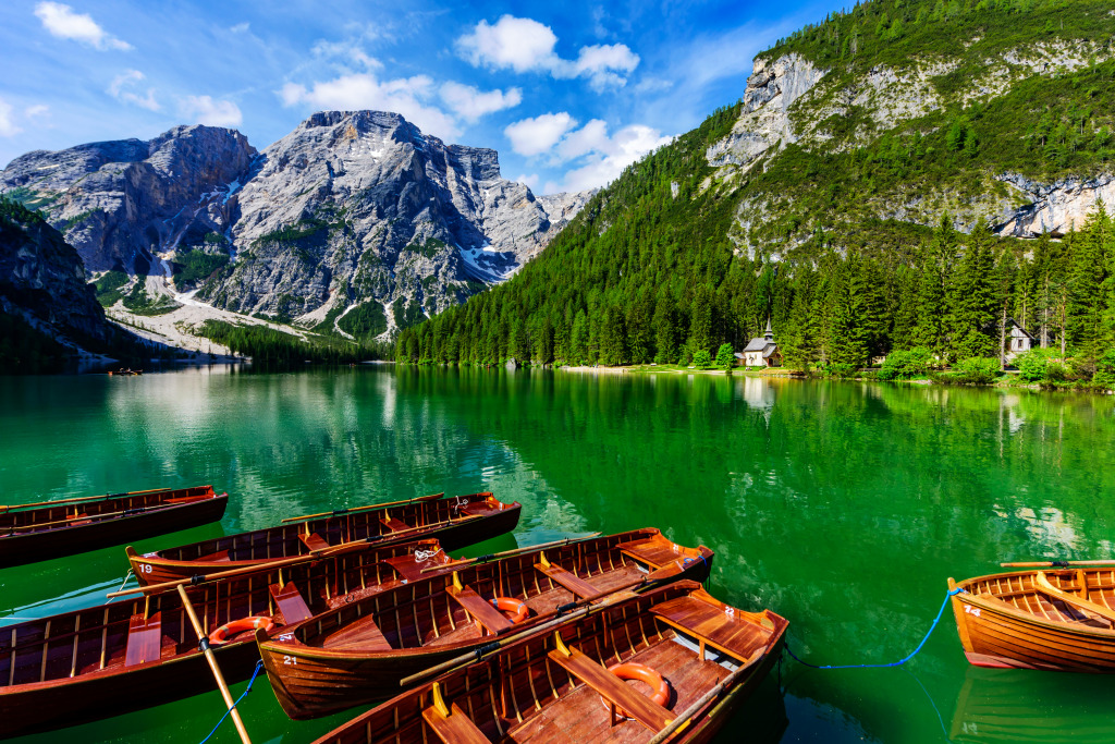 Lake Braies in the Dolomites, South Tyrol, Italy jigsaw puzzle in Great Sightings puzzles on TheJigsawPuzzles.com