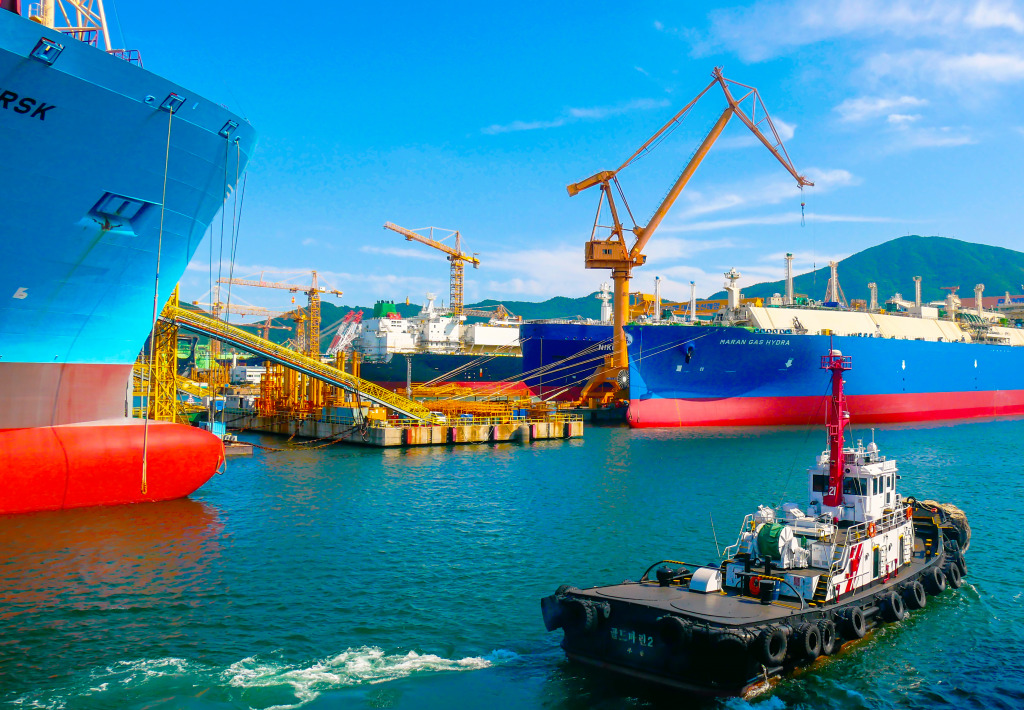 Daewoo Shipyard in Okpo City, South Korea jigsaw puzzle in Puzzle of the Day puzzles on TheJigsawPuzzles.com