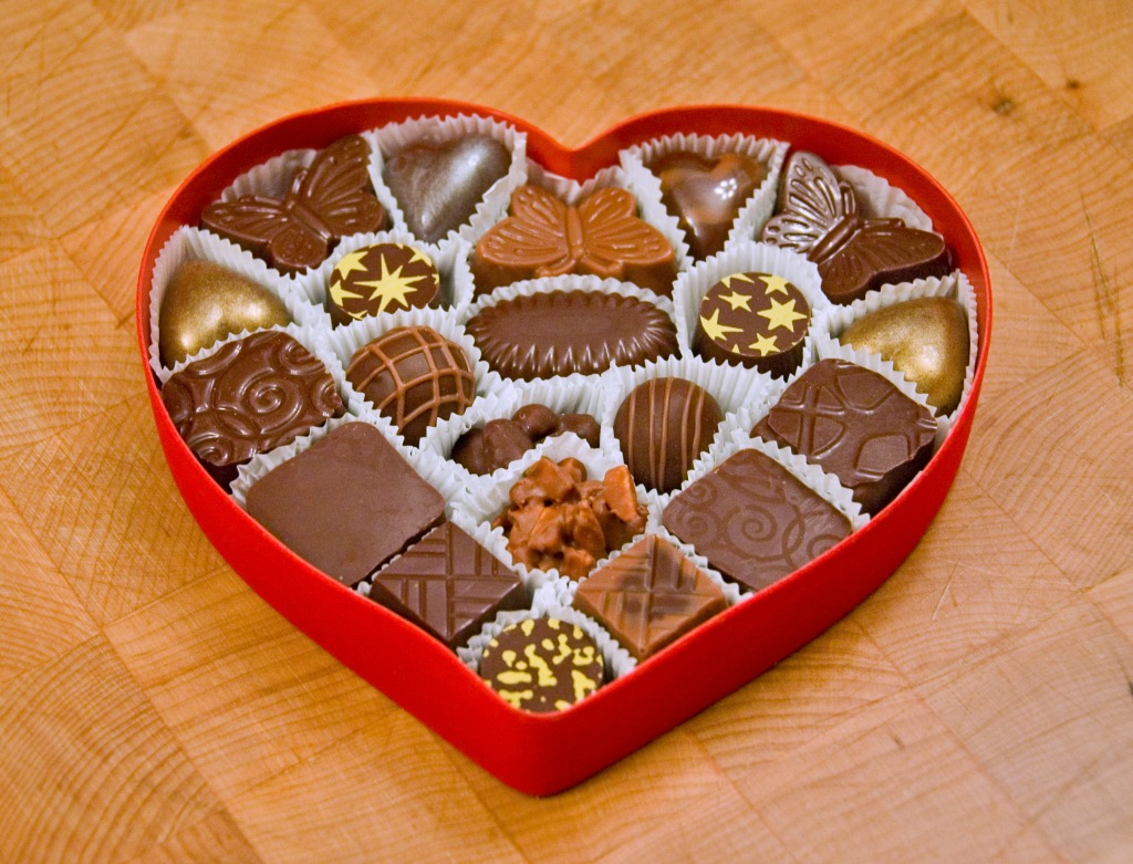 Valentines Chocolates jigsaw puzzle in Puzzle of the Day puzzles on TheJigsawPuzzles.com