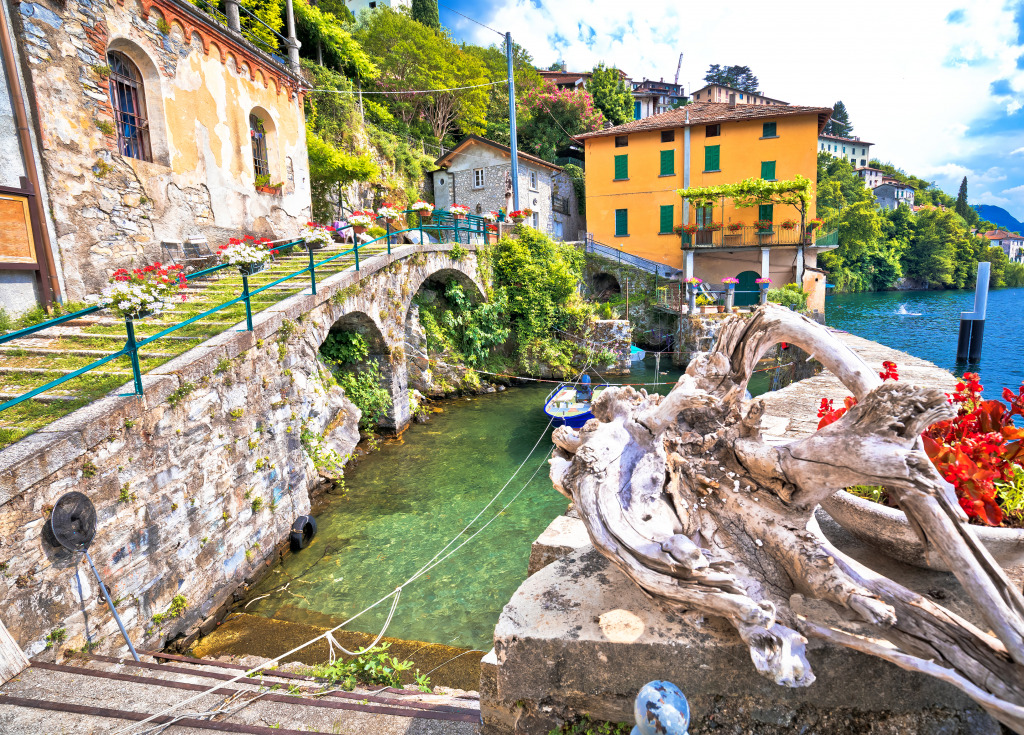 Nesso, Lac de Côme, Lombardie, Italie jigsaw puzzle in Ponts puzzles on TheJigsawPuzzles.com