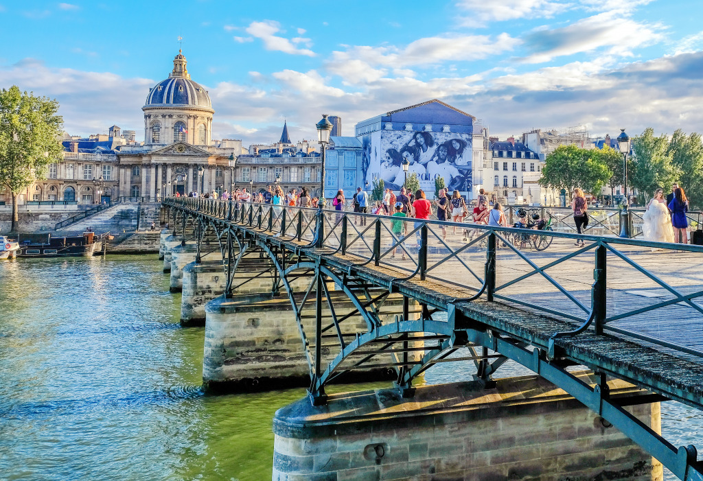 Pont des Arts Bridge over the Seine River in Paris jigsaw puzzle in Bridges puzzles on TheJigsawPuzzles.com