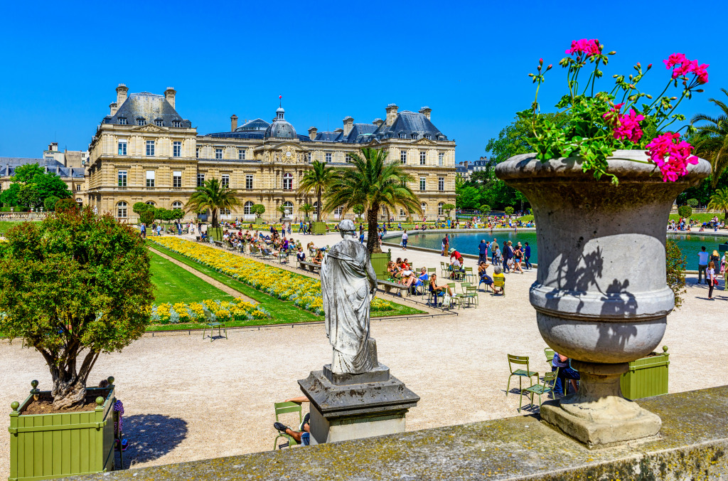 Luxembourg Palace and Garden in Paris, France jigsaw puzzle in Castles puzzles on TheJigsawPuzzles.com