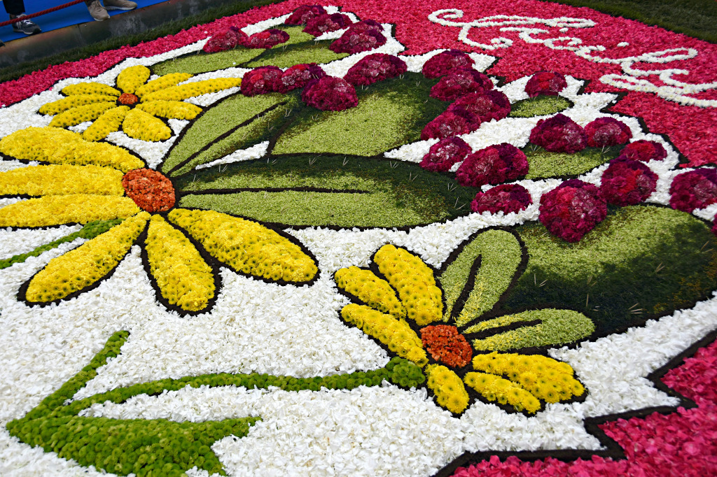 Fête des fleurs à Noto, Sicile, Italie jigsaw puzzle in Fleurs puzzles on TheJigsawPuzzles.com