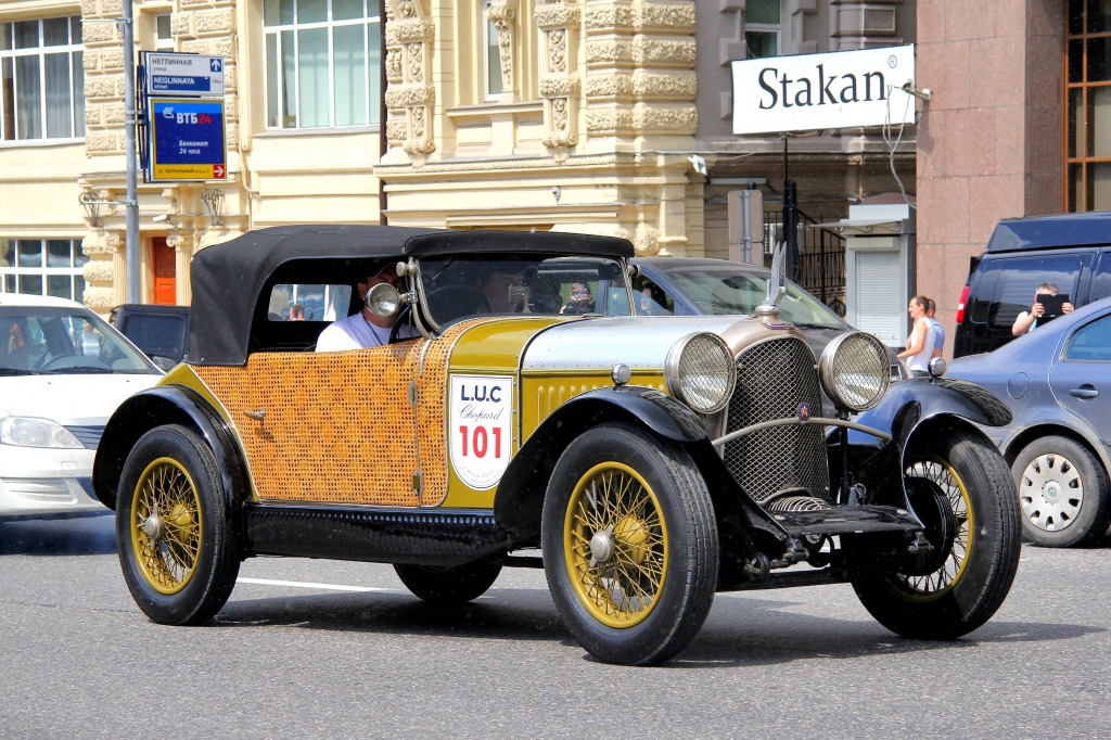 Avions Voisin at the Chopard Classic Rally jigsaw puzzle in Cars & Bikes puzzles on TheJigsawPuzzles.com